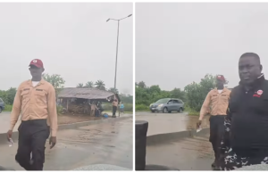 Moment senior officer caught junior allegedly extorting money from people (Video) officer caught extorting money shop owner