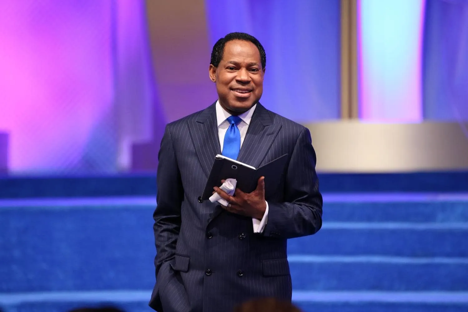 pastor-chris-oyakhilome-healing-streams-live-october